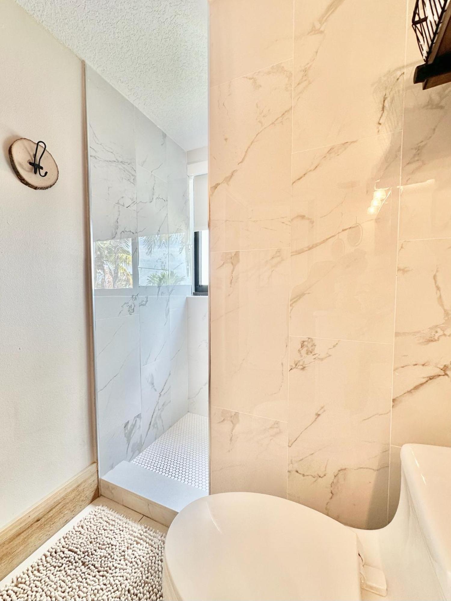 Tower 2 Master Suites, 2 Kings Beds, Marina Key Largo Exterior photo